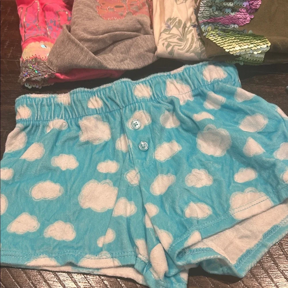 Girls Assorted Tops & Shorts bundle 4-5 yrs - Picture 4 of 4